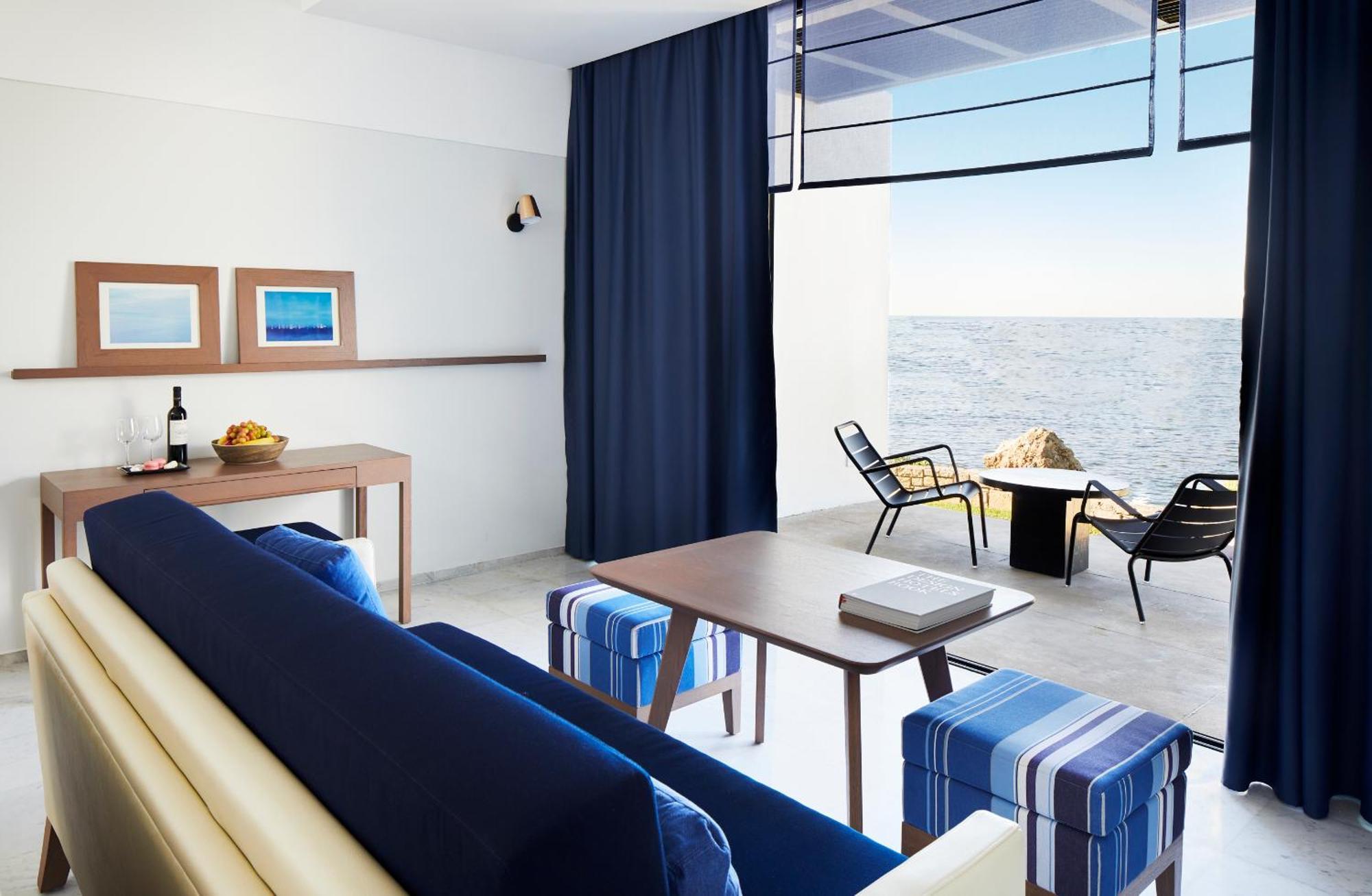 Almyra 5* Пафос