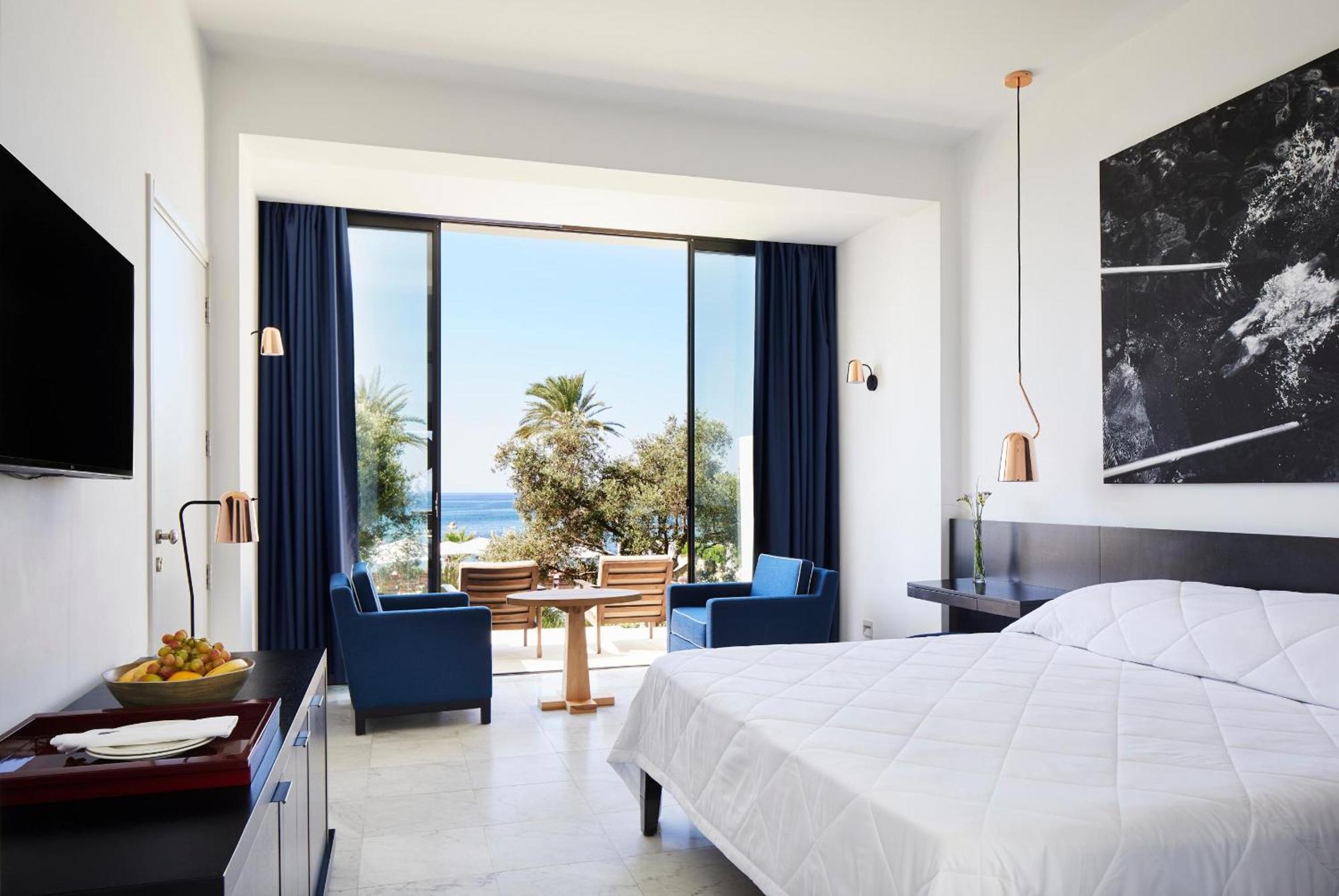Almyra 5* Пафос